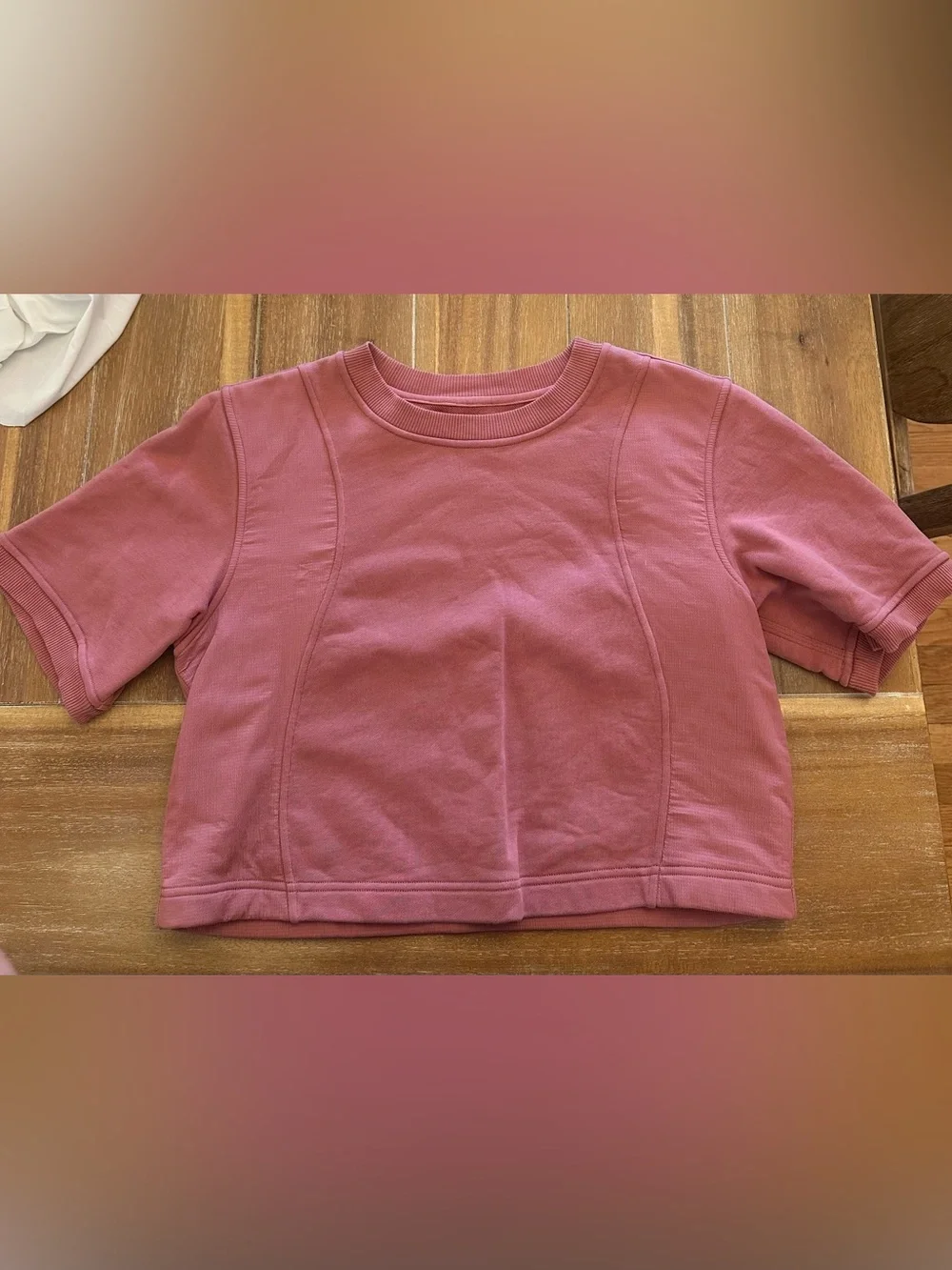 lululemon pink/berry colored crop top